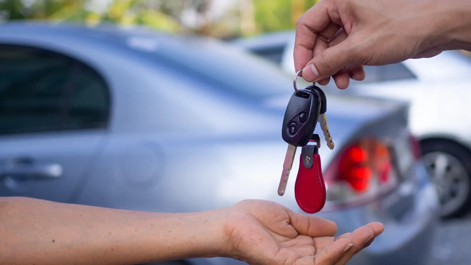 Lease vs Finance a Car in Canada: 2026 Cost, Tax and Financing Guide